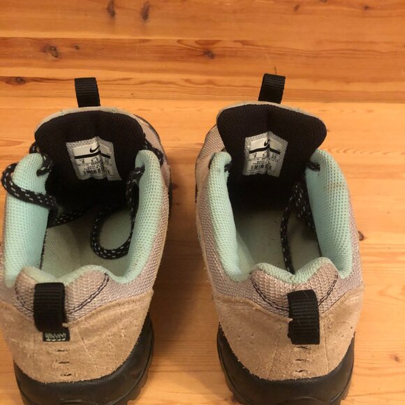 NIKE Women's Winter Hiking Boots waterproof leather ACG Lug Sole - Picture 8 of 12